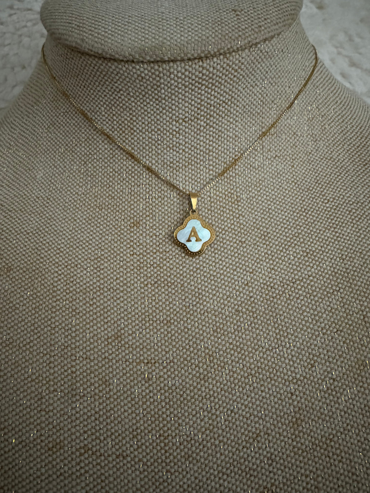 Initial necklace mother of Pearl four leaf clover necklace